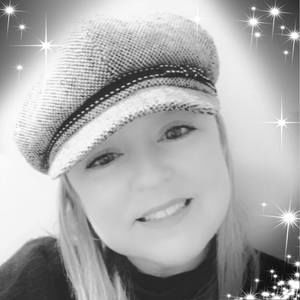 Meet your Posher, Lora